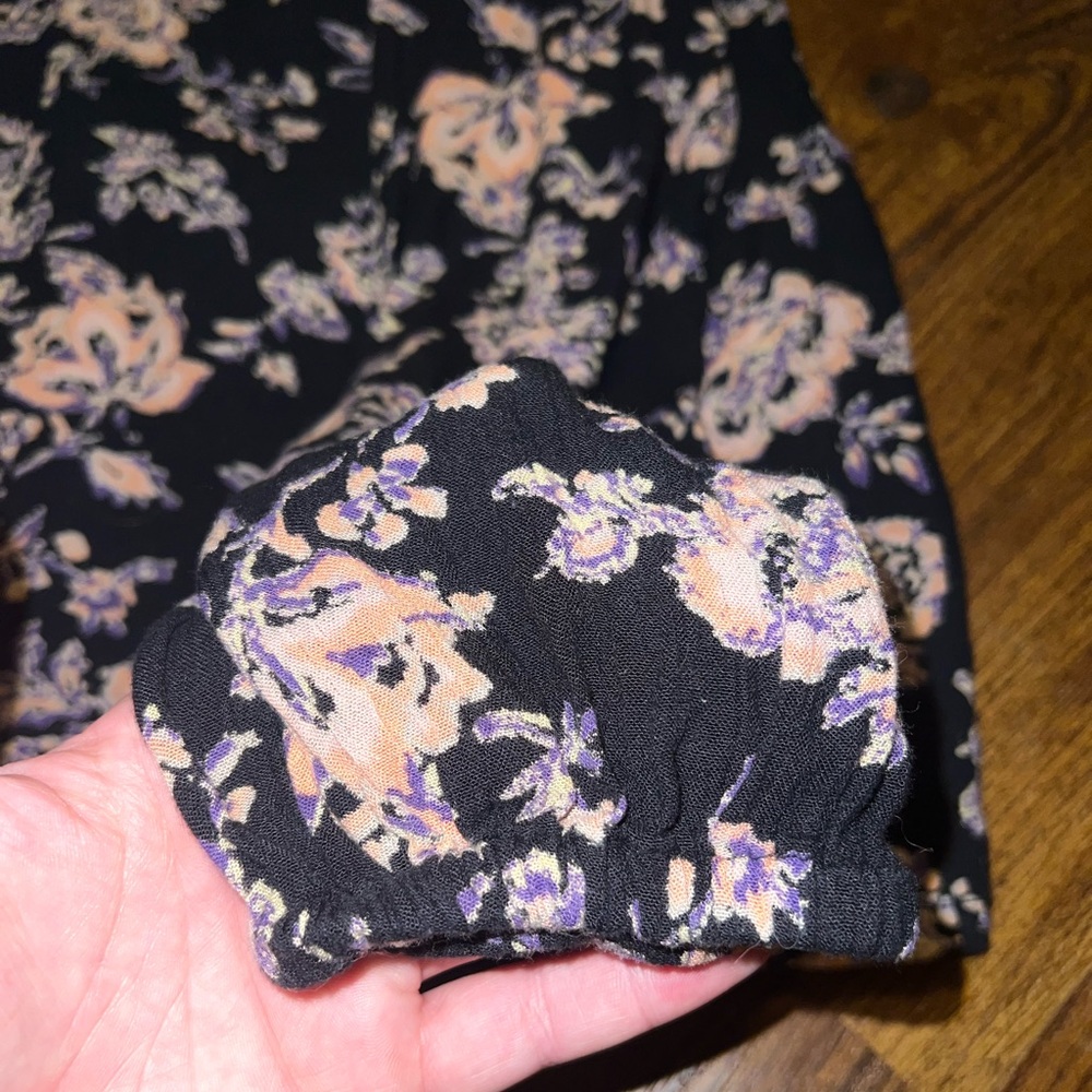 LAST CALL Billabong Distant Road Black Pink V Neck Floral Long Sleeve Top Size L - Picture 7 of 8